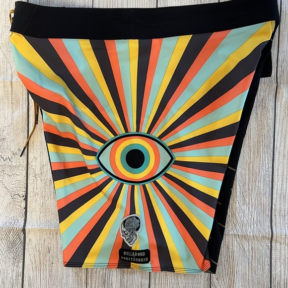 Billabong & Bonethrower collaboration - Picture 3 of 4